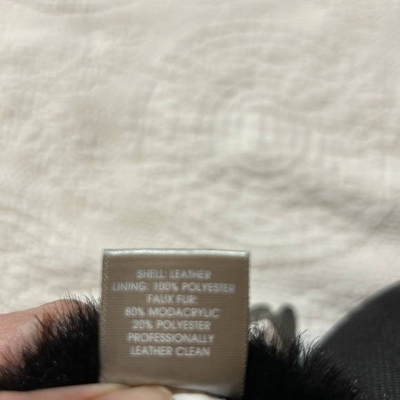 Charter Club Faux Leather Gloves Small. NWT - Picture 6 of 6